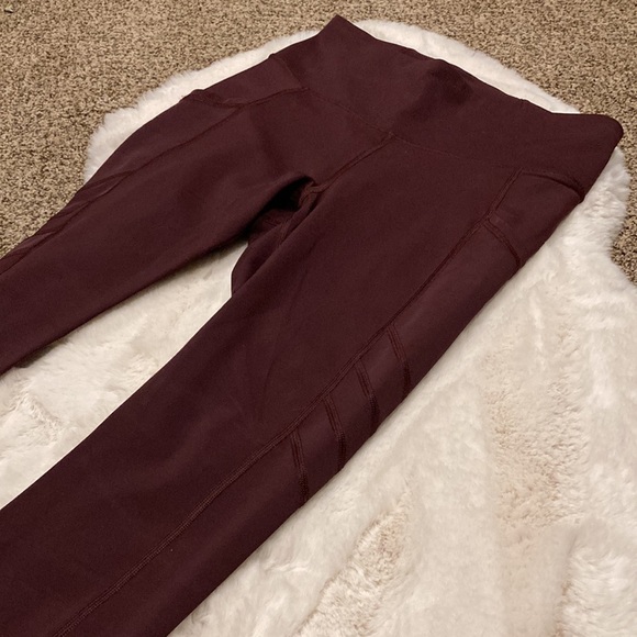 Athleta Tall Slash Stealth 7/8 Tight Legging - Size Medium - Picture 6 of 14